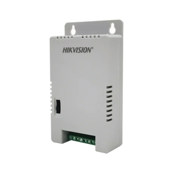 Fuente de Poder Regulada 12 Vcc / 13.5 Vcc / 15 Vcc para 4 Cámaras / 1 Amp por Salida / Voltaje de Entrada 90 - 130 VCA / Filtro de Ruido para Cámaras 4K / Modo para Largas Distancias
