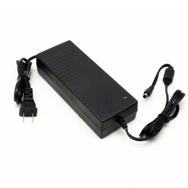 Fuente de poder regulada 12V CD / 8 Amperes / Ideal para equipos de CCTV